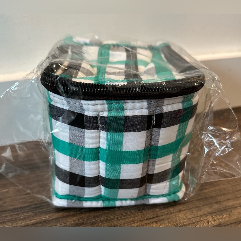 NEW Plant Therapy Essential Oils Soft Padded Carrying Case, Holds 9, Zip Top